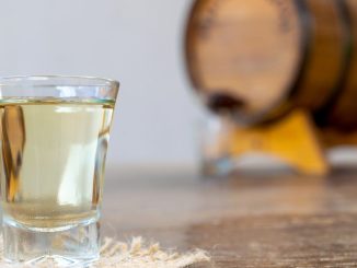 Cachaça envelhecida (imagem: Canva)
